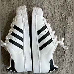 Women’s Adidas size 5 Superstar Shoes Black/White